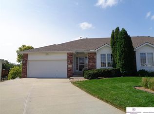 2717 Lakeview Cir, Plattsmouth, NE 68048