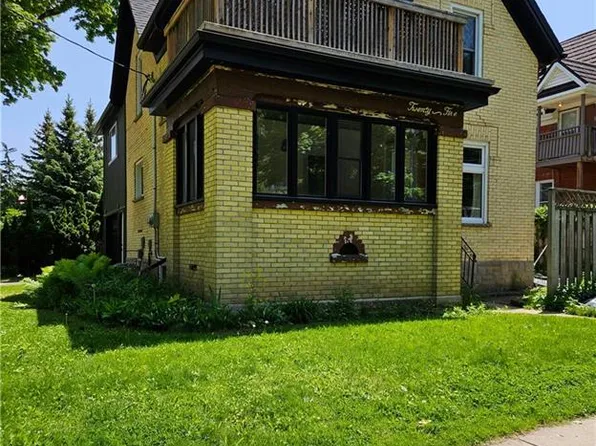 25 Clarence Pl, Kitchener, ON N2H 2L1