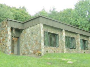 1916 Rock Fence Rd, Creston, NC 28615