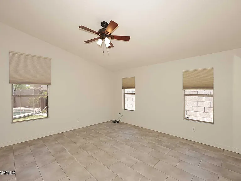 4517 E Melinda Ln — Photo 18