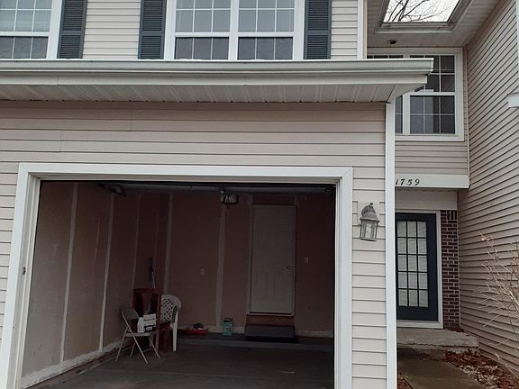 2nd image of 1759 Park Trl NE