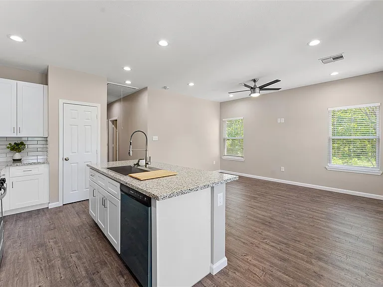 5214 Jezebel St #B — Photo 10