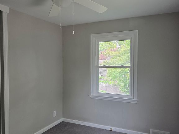 4th image of 2701 Fair Oaks Ave