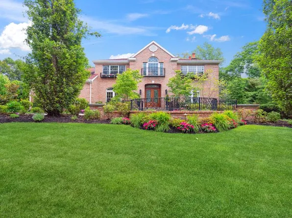 22 Woodbury Farms Drive, Woodbury, NY 11797