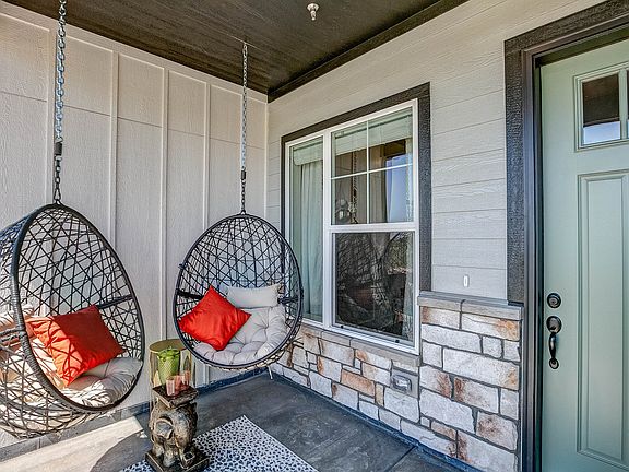 Photos are of our Timberline floor plan finishes and exact dimensions will vary