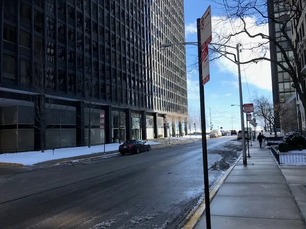 900 N Lake Shore Dr APT 1106, Chicago, IL 60611