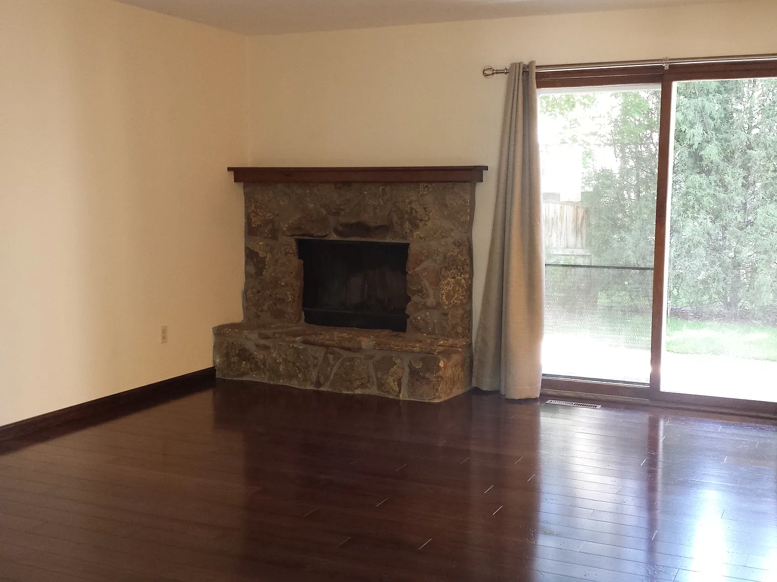 3 bed, 2.5 bath, 1530 sqft, $2,150 — Photo 3