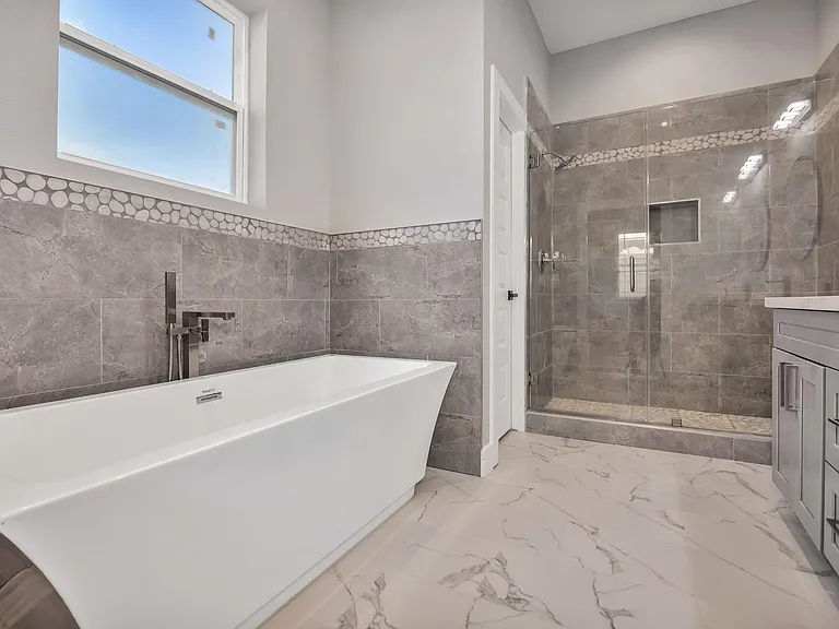4924 Winnetka St #C — Photo 3