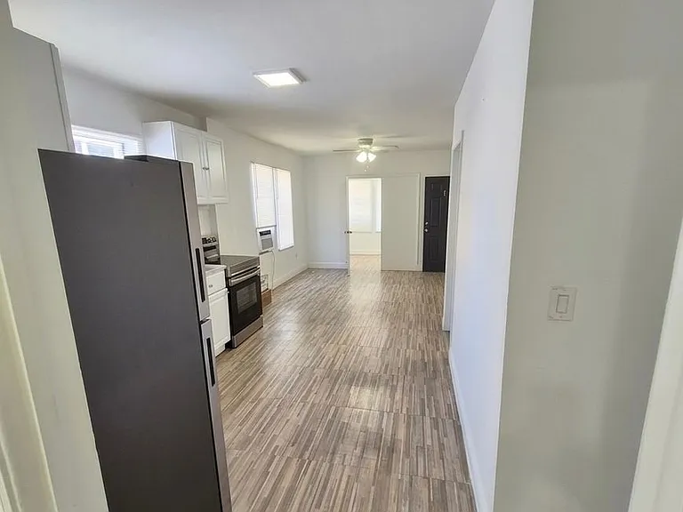 120 SW 5th Ave — Photo 2