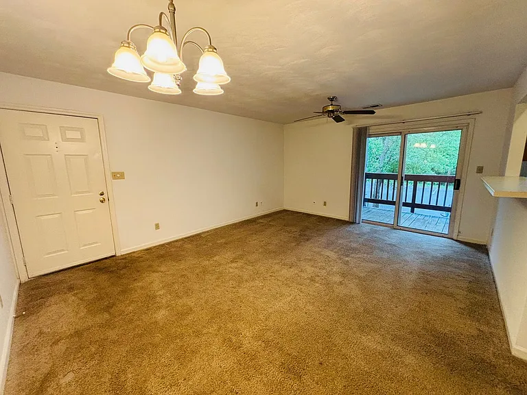 401 E Berryfield Ln — Photo 2