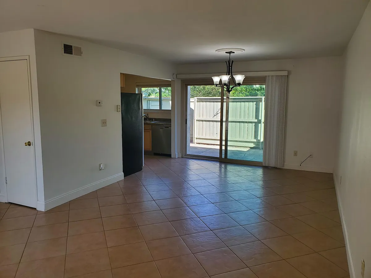 Building Photo - 1712 Las Raposas Ct