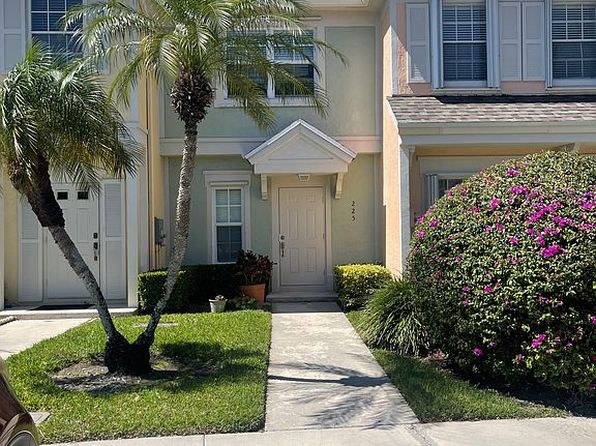 225 Mallory Ct #225