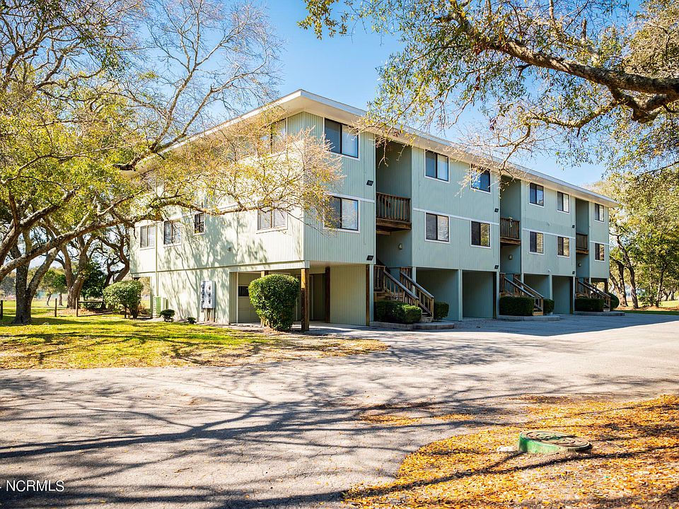 1st image of 21 Pinehurst Drive