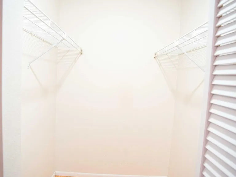 1141 Covington St — Photo 14