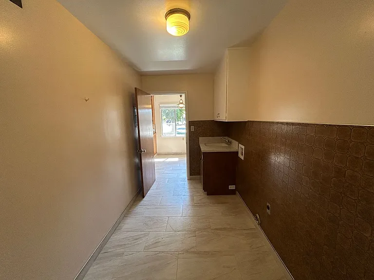 135 West Ave — Photo 18