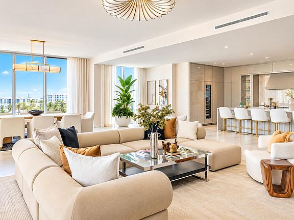 3rd image of 220 SE MIZNER Boulevard #904