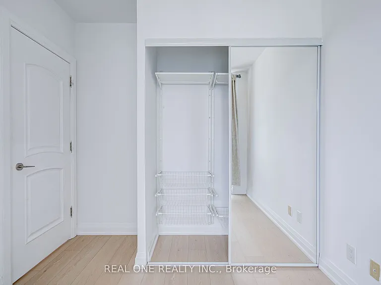 16 Harbour St #3511 — Photo 23