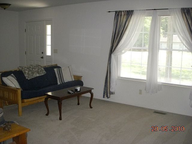 2nd image of 909 Outten Rd