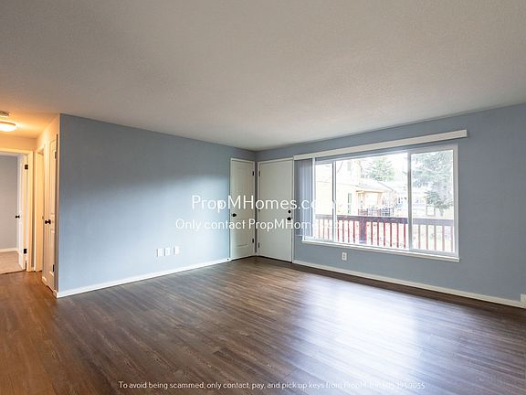 3rd image of 3225 SE Alder Ct APT 2