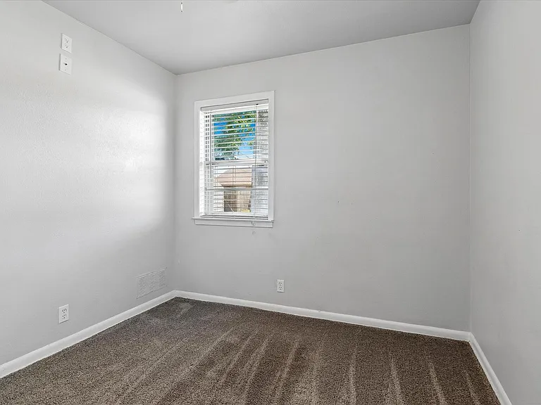 3800 Atlas Dr — Photo 12