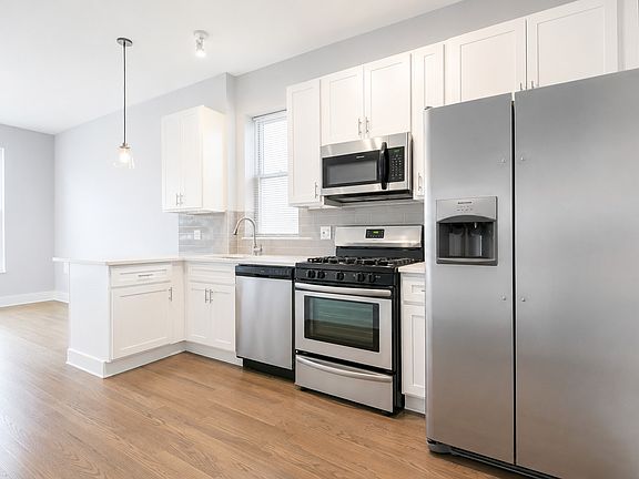 2nd image of 1726 W 21st St APT Gr