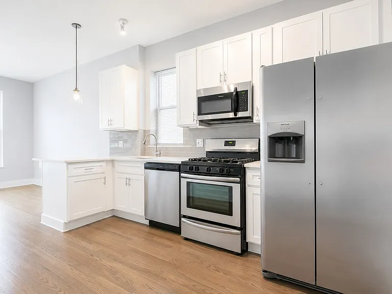 1726 W 21st Street Grn #GR — Photo 2