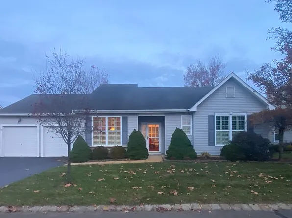 4 Rosedale La, Whiting, NJ 08759