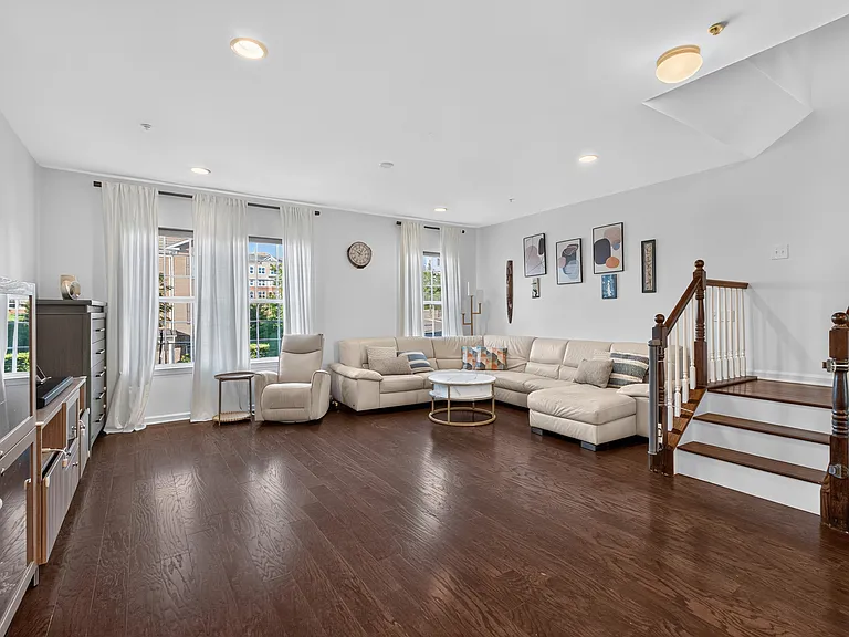 5 Truman Dr — Photo 12