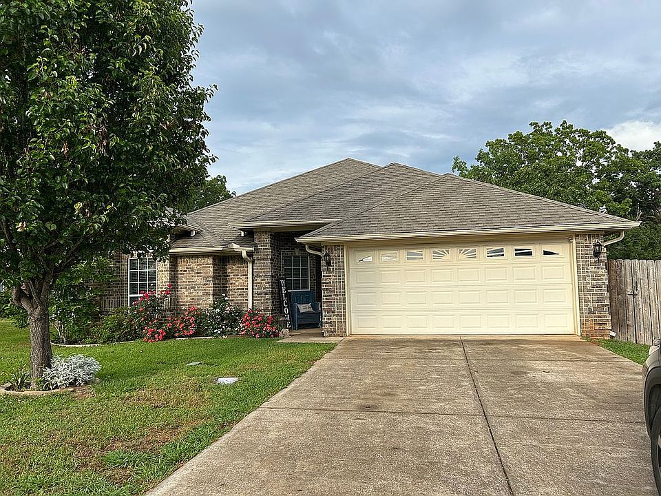 1st image of 123 Woodbrook Ct