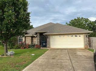 123 Woodbrook Ct, Longview, TX 75604