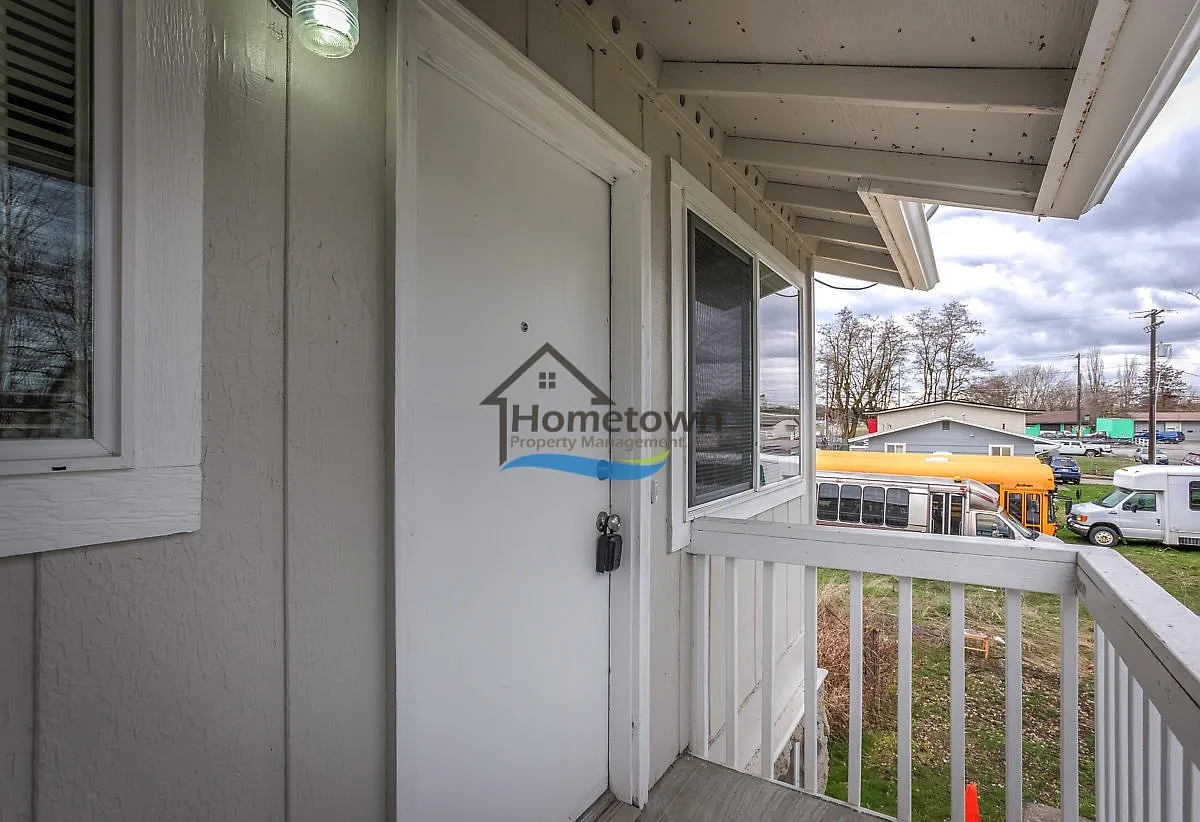110 E Borah Ave — Photo 3