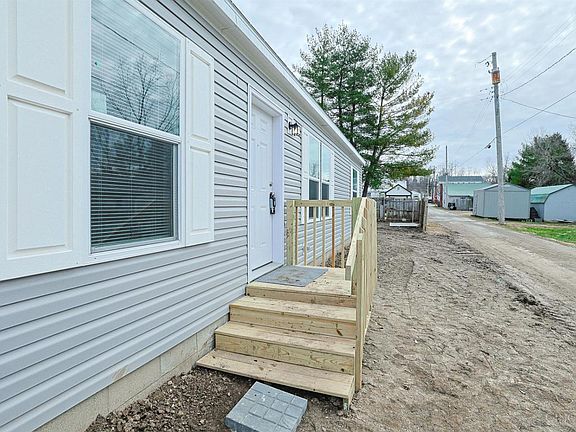 3rd image of 54 2nd St