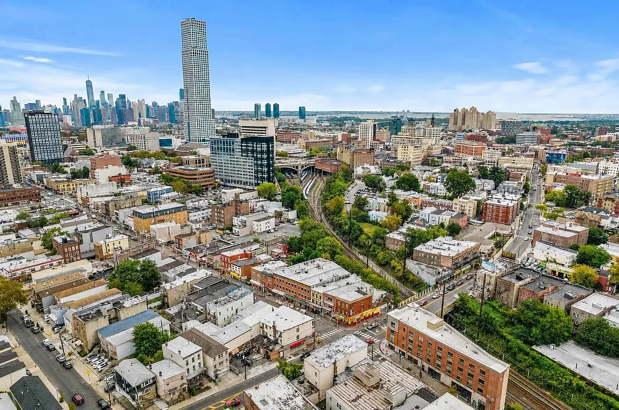 845 Newark Avenue 3D