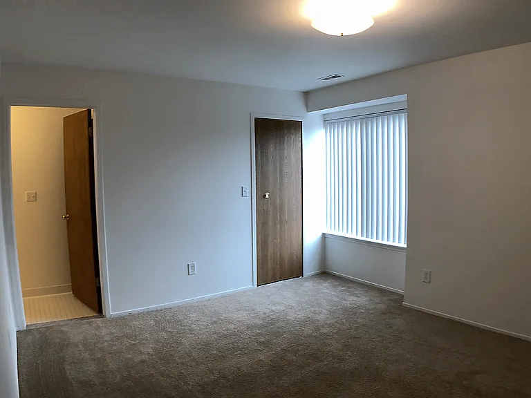 Prentiss Pointe Apartments — Photo 290