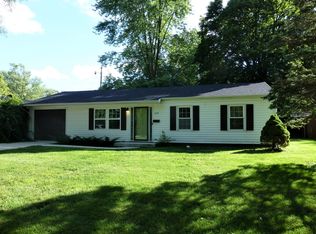 219 Rowe Dr, Bloomington, IL 61701