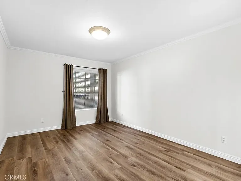 5510 Owensmouth Ave #129 — Photo 3