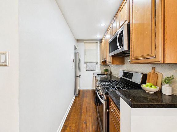5th image of 937 N 4th St