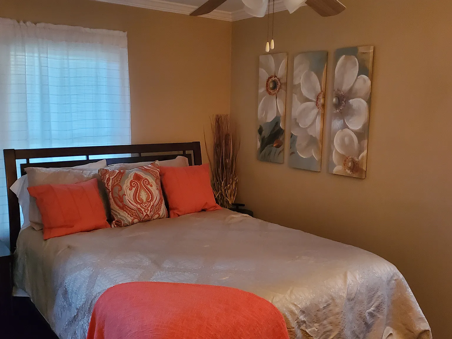 3 bed, 1.5 bath, 1150 sqft, $2,000 — Photo 2