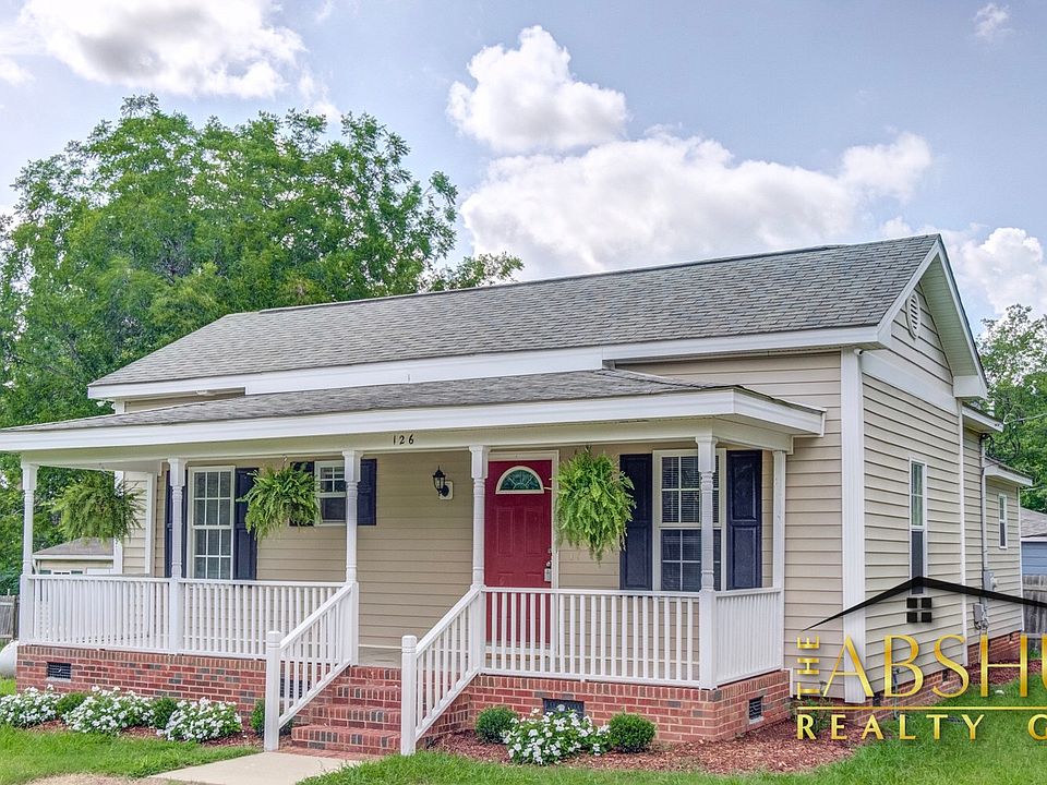 3 Bed 2 Bath Ranch with covered front porch and fenced yard