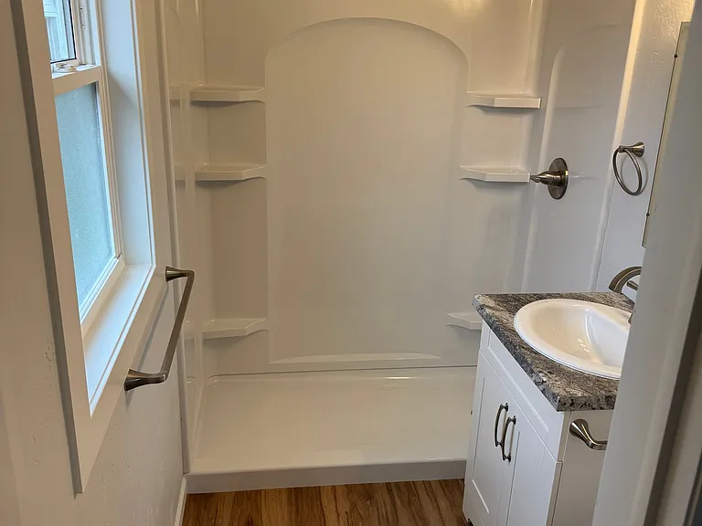 102 Lynn Dr — Photo 10