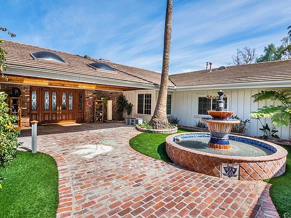 3rd image of 2720 Palos Verdes Dr N