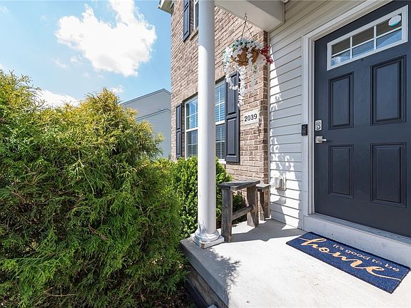 4th image of 2039 Zoe Ln
