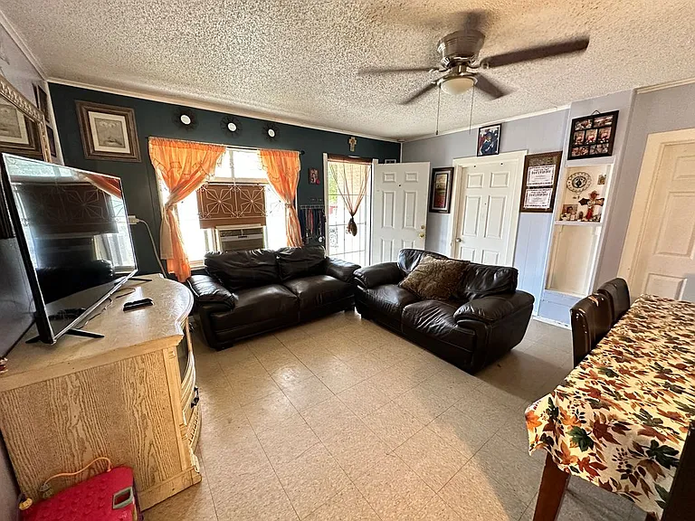 3212 Pecan St #FRONT HOUSE — Photo 8