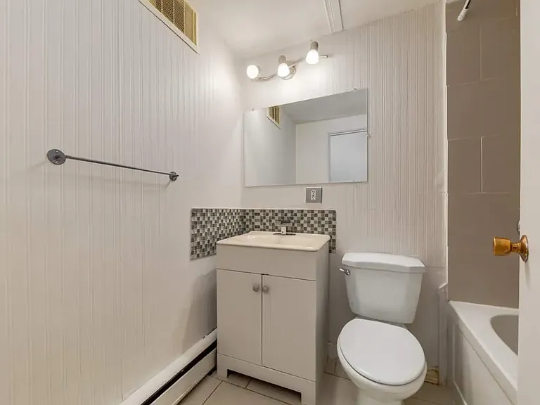127 25th Ave SW #402 — Photo 20