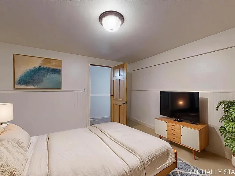 1917 Emerson Ave S #1 — Photo 3