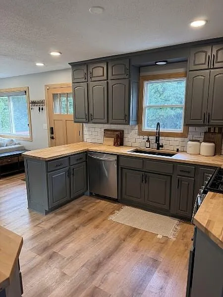 3 bed, 2.0 bath, 1484 sqft, $2,500 — Photo 2