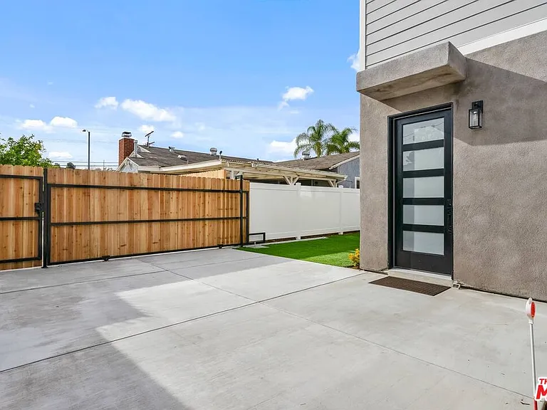3113 Hollydale Dr — Photo 4