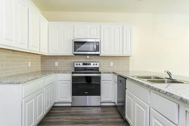 690 Union St #2 — Photo 4