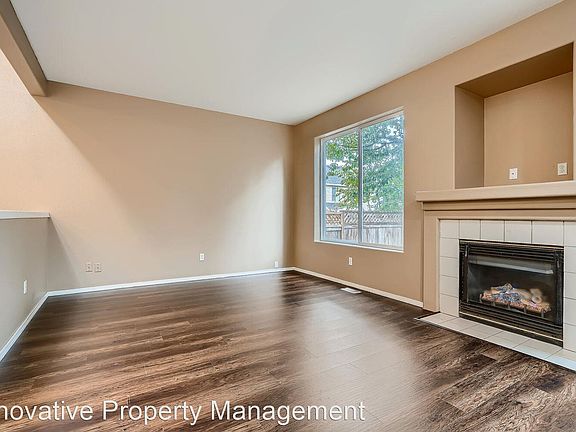5th image of 823 NW Forest Creek Dr