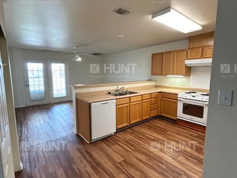 4013 Buttonwood Ct — Photo 4